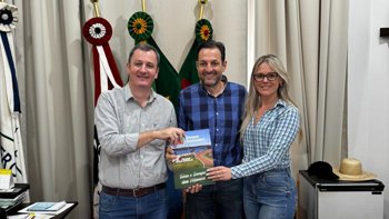 <p>PREFEITO RECEBE CHEFE DE GABINETE DA DEPUTADA ANY ORTIZ PARA TRATAR DE NOVOS INVESTIMENTOS</p>