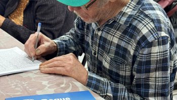 <p>ASSINADOS OS CONTRATOS DO PROGRAMA MINHA CASA, MINHA VIDA</p>