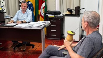 <p>ADMINISTRA&Ccedil;&Atilde;O RECEBE ASSESSOR DO SECRET&Aacute;RIO SALMO DIAS PARA TRATAR SE PROJETOS COM O ESTADO</p>