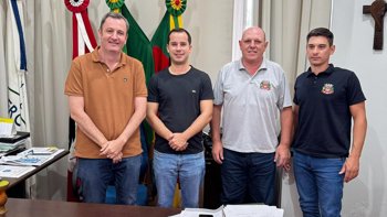 <p>SUPLENTE DE DEPUTADO ESTADUAL LU&Iacute;S FERNANDO PIRES CUMPRE AGENDA NO MUNIC&Iacute;PIO DE ROQUE GONZALES</p>