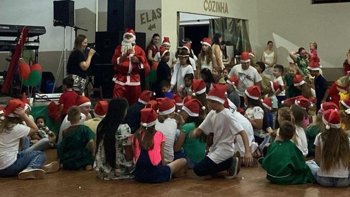 <p>COMUNIDADE DE DONA OT&Iacute;LIA VIVE NOITE ESPECIAL COM O NATAL LUZ DOS ANJOS</p>