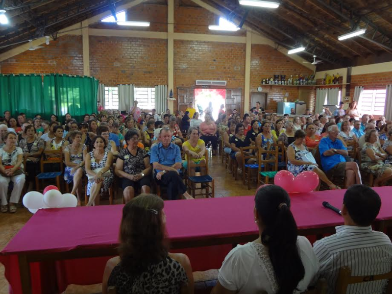 SECRETARIA DA SAÚDE E ASSISTÊNCIA SOCIAL  HOMENAGEIA MULHERES NO 08 DE MARÇ