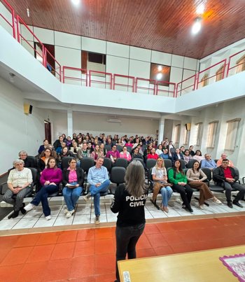 PALESTRA AGOSTO LILÁS REÚNE COMUNIDADE PARA DIÁLOGO E CONSCIENTIZAÇÃO