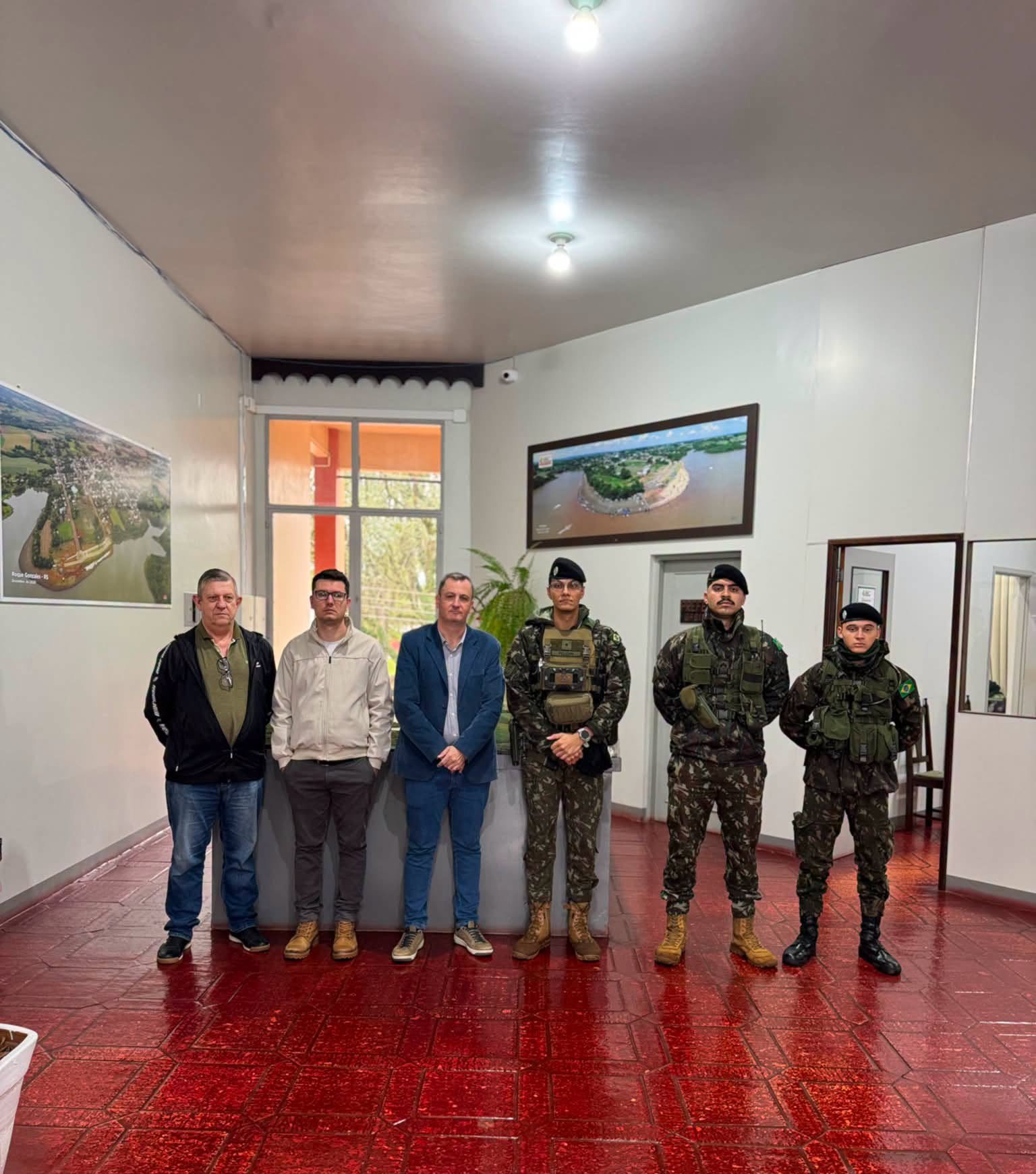 ADMINISTRAÇÃO MUNICIPAL FORTALECE INTEGRAÇÃO COM EXÉRCITO E DEFESA CIVIL