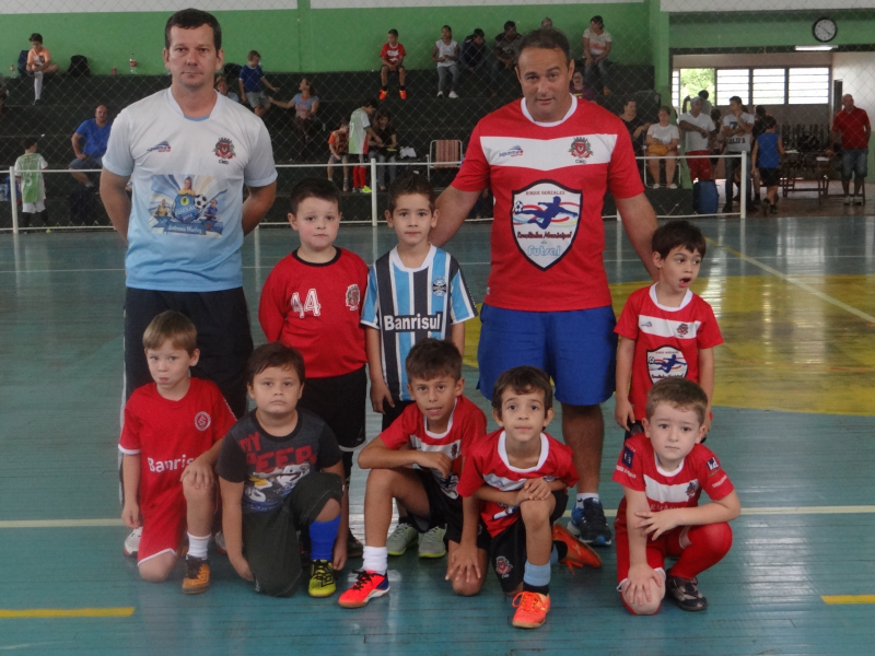 ESCOLINHA MUNICIPAL DE FUTSAL.