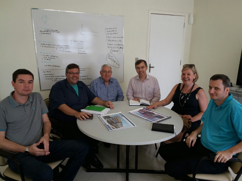 ADMINISTRAÇÃO MUNICIPAL SE REÚNE COM REPRESENTANTES DO HSA