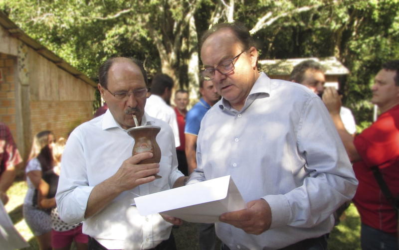 GOVERNADOR VISITA REGIÃO E RECEBE PLEITOS DO PREFEITO DE ROQUE GONZALES