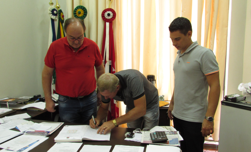 PREFEITO RETORNA AO MUNICÍPIO APÓS CUMPRIR AGENDA EM PORTO ALEGRE