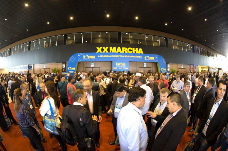 PREFEITO MUNICIPAL E SECRETÁRIO VIAJAM A BRASÍLIA PARA PARTICIPAR DE MARCHA