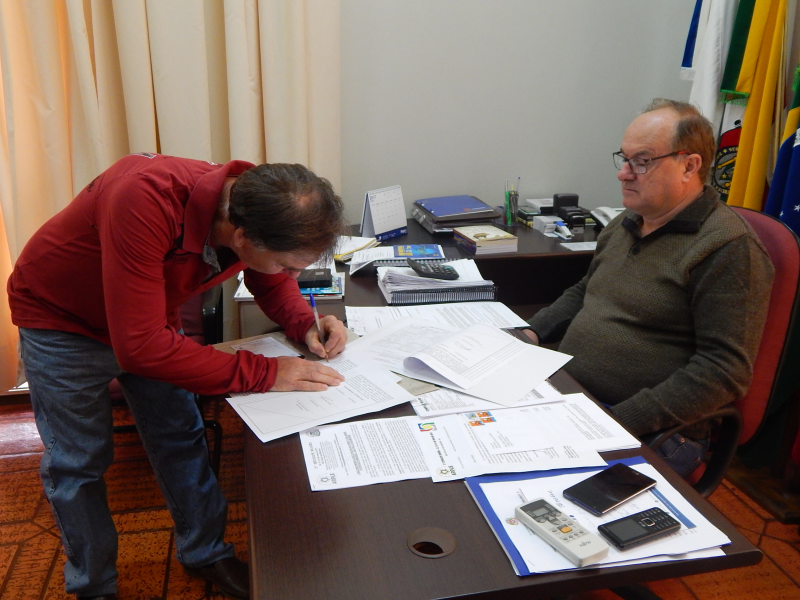 ADMINISTRAÇÃO MUNICIPAL REALIZA DESAPROPRIAÇÃO NA ÁREA DO BALNEÁRIO MUNICIPAL “PRAINHA”