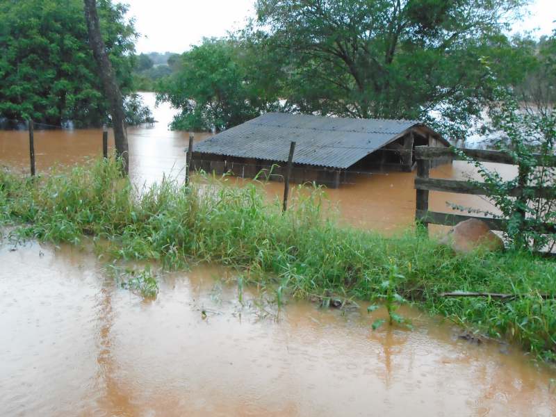 MUNICÍPIO DECRETA SITUAÇÃO DE EMERGÊNCIA EM DECORRÊNCIA DAS CHUVAS