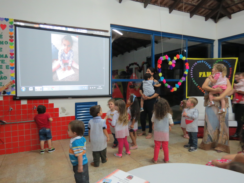 DIA DA FAMÍLIA OCORRE EM ESCOLAS MUNICIPAIS