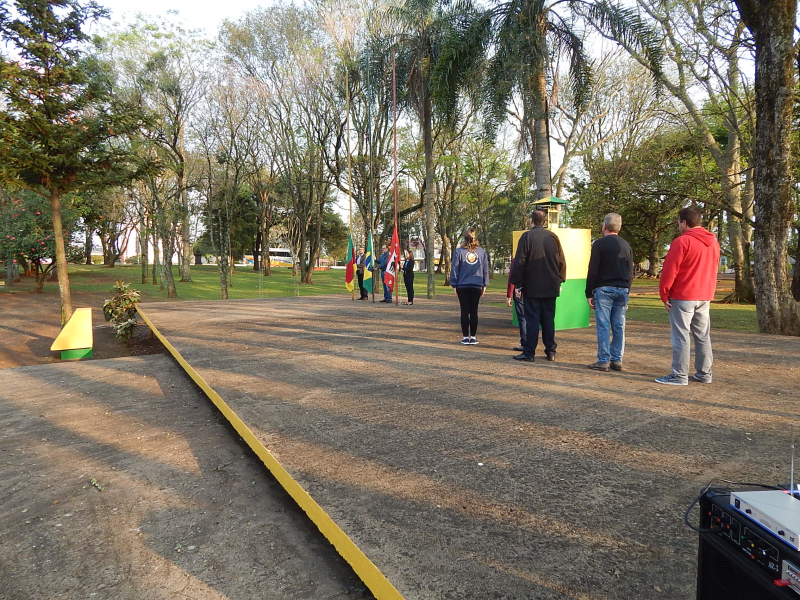 MAIS UM ATO CÍVICO PELA SEMANA DA PÁTRIA