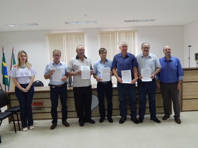 ROQUE GONZALES ASSINA PROTOCOLO DE CRIAÇÃO DE ABRIGO INSTITUCIONAL REGIONAL