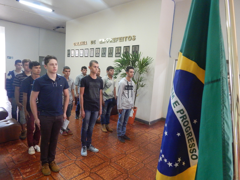 JUNTA DE SERVIÇO MILITAR DE ROQUE GONZALES REALIZOU ENTREGA DO CERTIFICADO DE DISPENSA DE INCORPORAÇÃO