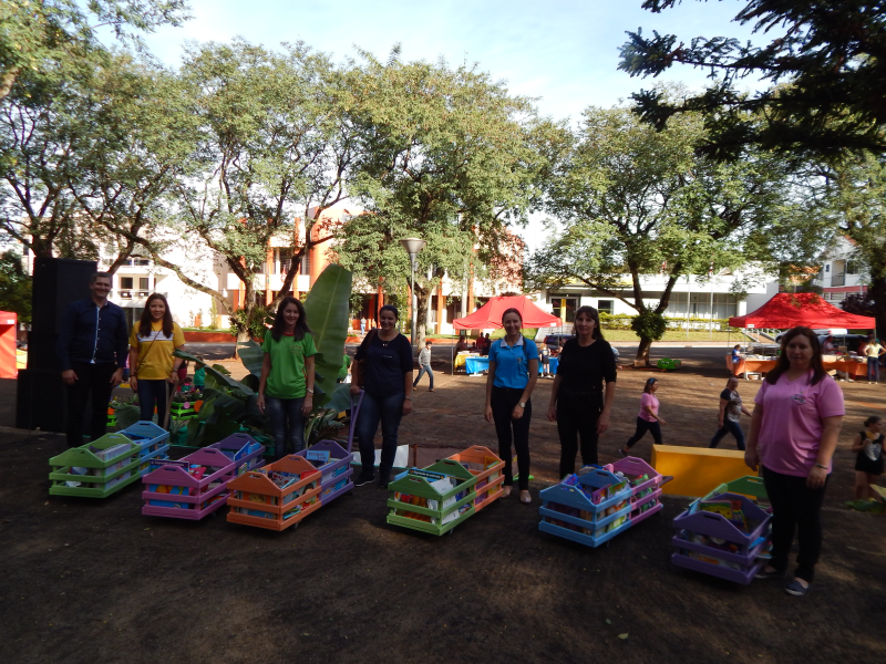 SECRETARIA DA EDUCAÇÃO,CULTURA E TURISMO ENTREGA LIVROS DO PROJETO " TREM DA LEITURA"