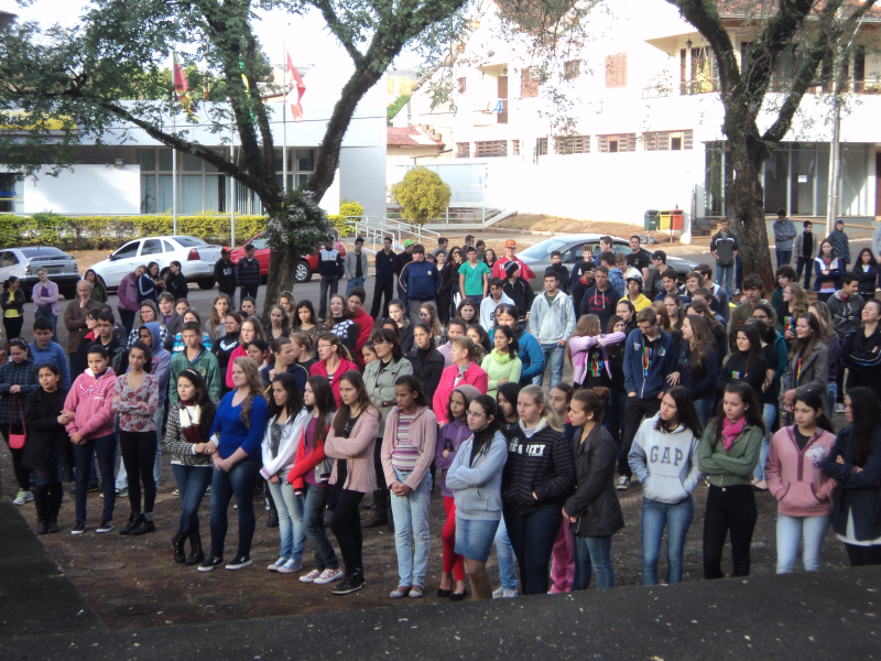 Solenidade de abertura da Semana da Pátria em Roque Gonzales.