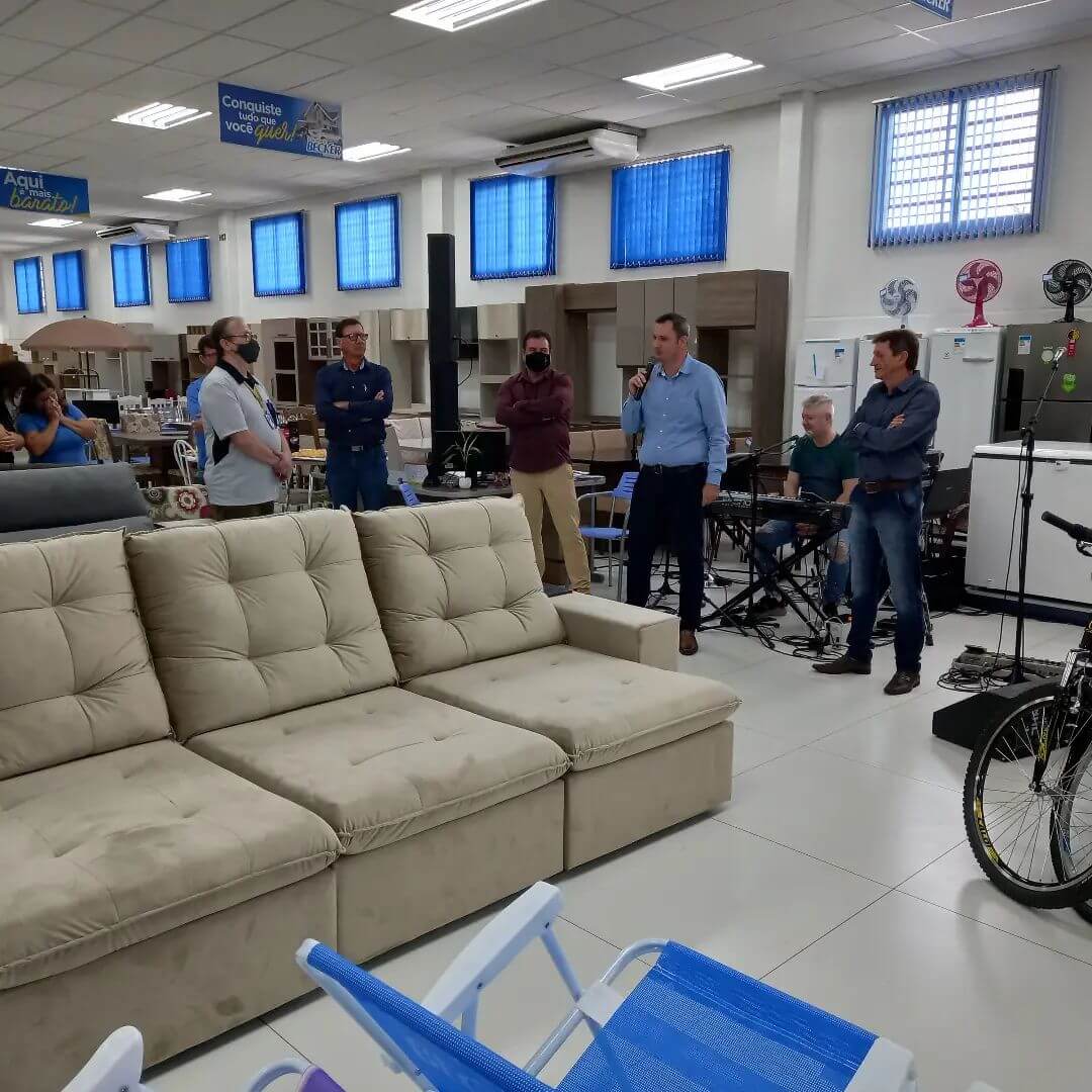LOJAS BECKER REABREM NOVO ESPAÇO NA CIDADE