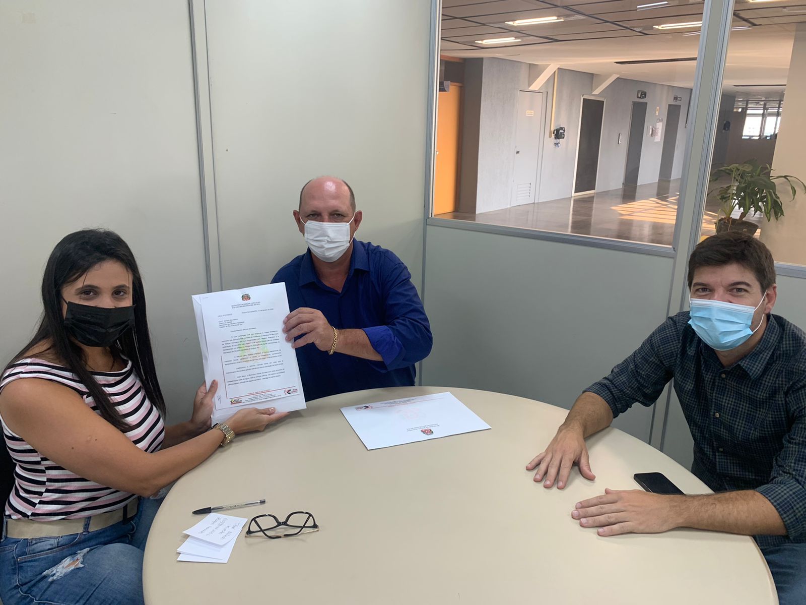 PREFEITO EM EXERCÍCIO PROTOCOLA PROJETO HABITACIONAL JUNTO AO GOVERNO DO RS