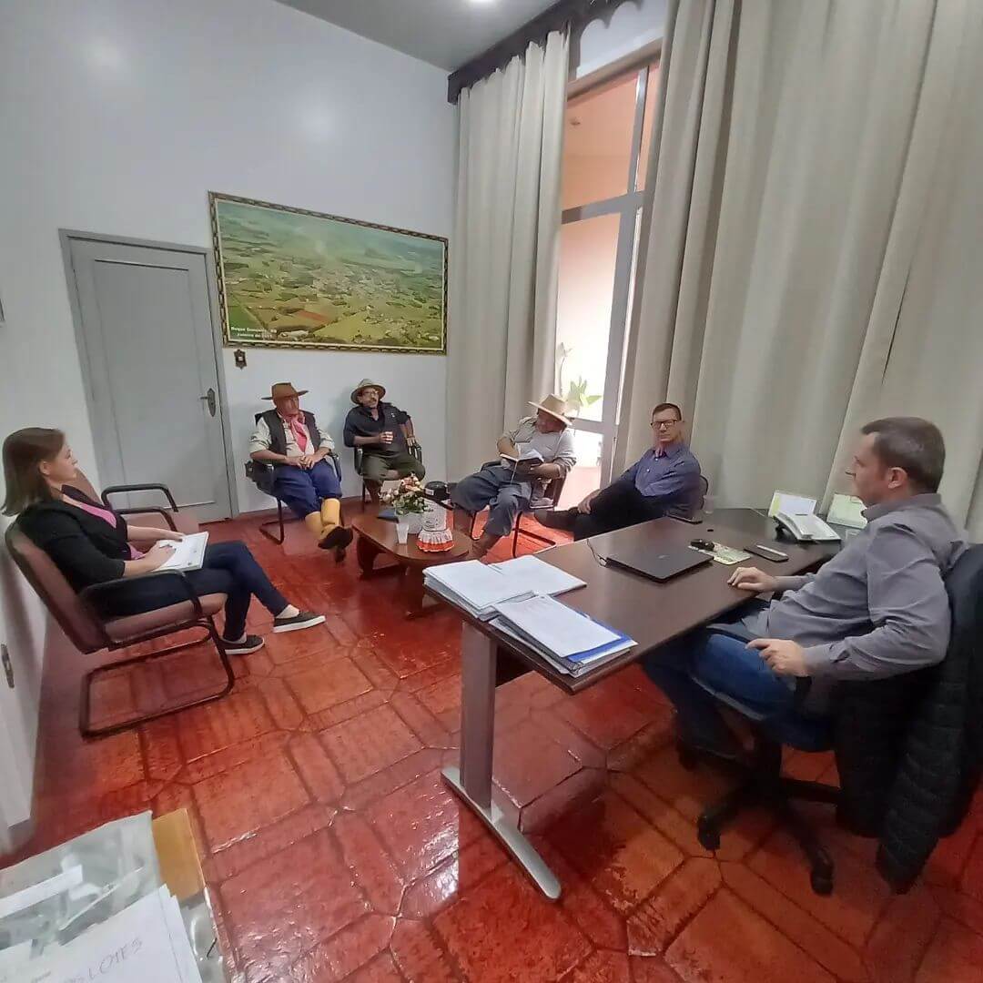 ROQUE GONZALES RECEBEU DIRETORIA DA TRILHA DOS SANTOS MÁRTIRES