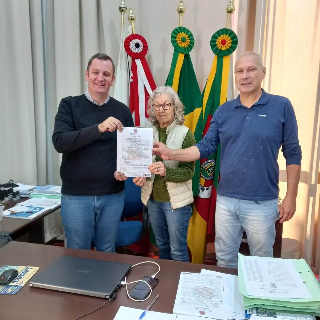 MUNICÍPIO DE ROQUE GONZALES ASSINA CONVÊNIO COM O HOSPITAL SANTO ANTÔNIO