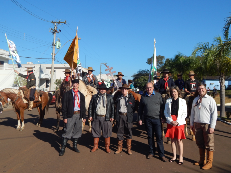 REALIZADA 1ª TRILHA DA INTEGRAÇÃO JESUÍTICA-GUARANI E 8ª CAVALGADA NHEÇUANA