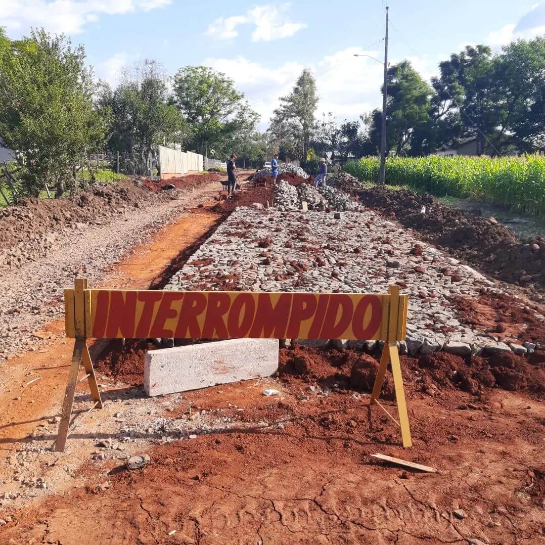INICIARAM AS OBRAS DE CALÇAMENTO DA LINHA SOBRADO