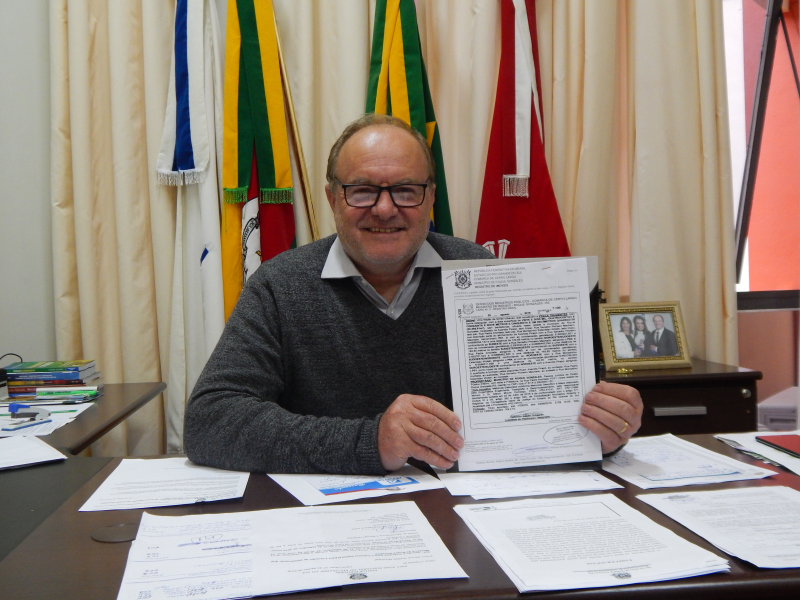 " A PRAÇA E NOSSA "