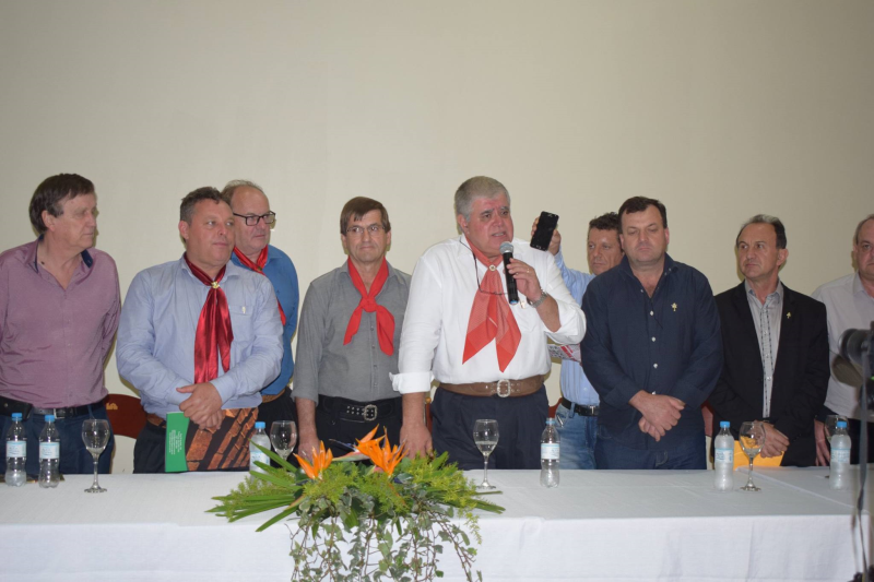 PREFEITO PARTICIPA DE ENCONTRO COM O MINISTRO-CHEFE DA SECRETARIA DE GOVERNO