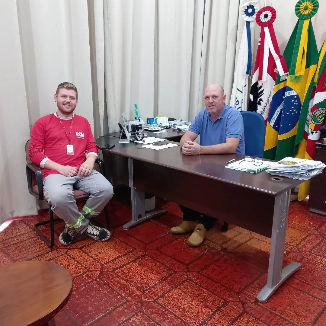 PREFEITO EM EXERCÍCIO RECEBE VISITA TECNICA DA RGE