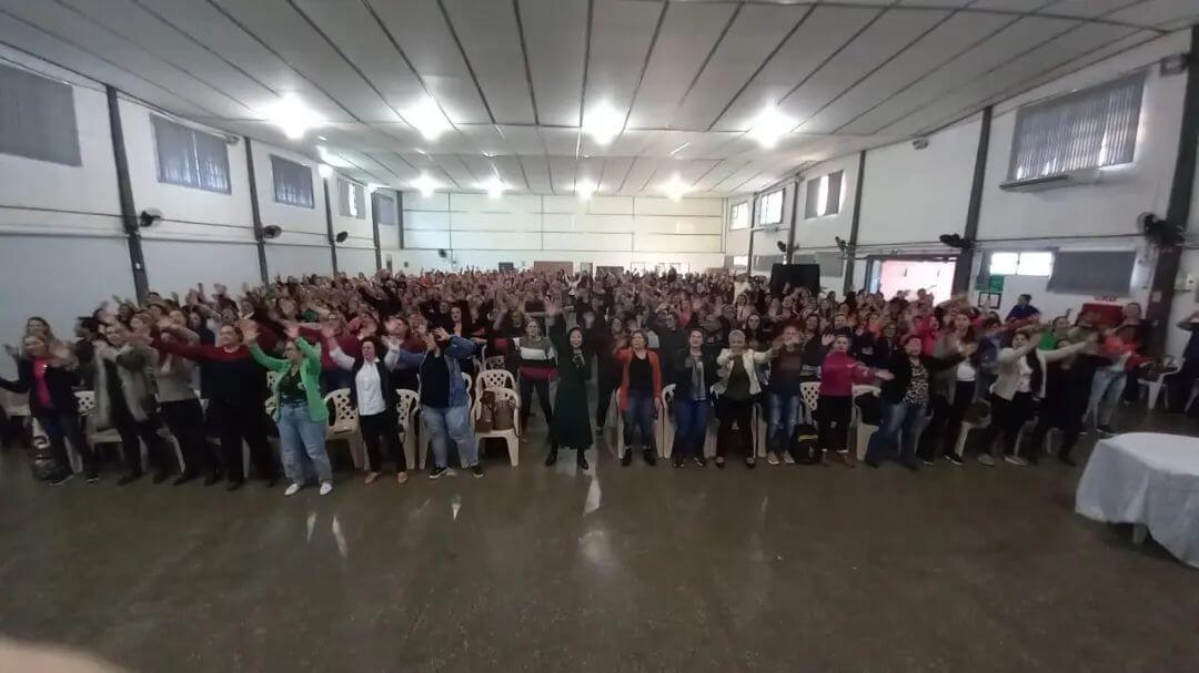 SMEC E PROFESSORES MUNICIPAIS PARTICIPAM DE FORMAÇÃO CONTINUADA EM CAIBATÉ