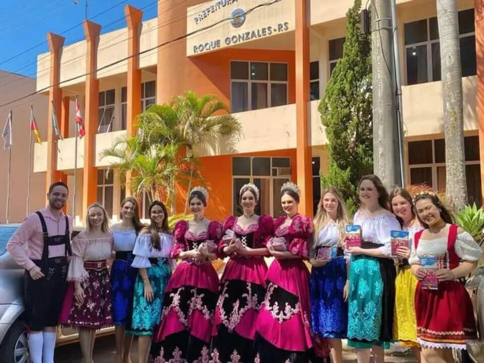 ADMINISTRAÇÃO MUNICIPAL RECEBE COMITIVA DE DIVULGAÇÃO DA OKTOBER FEST MISSÕES