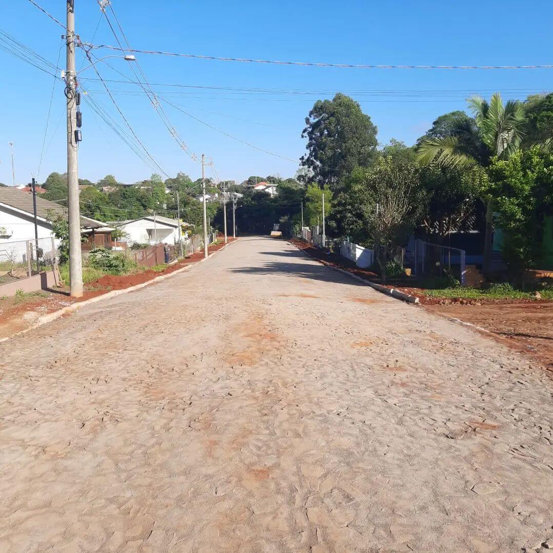 CALÇAMENTO COMUNITÁRIO ESTÁ SUA ETAPA FINAL