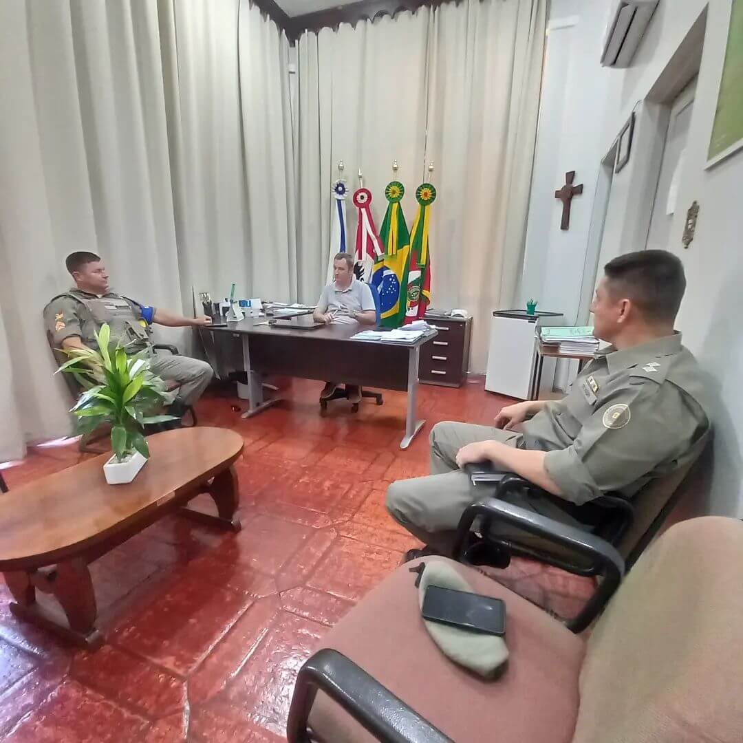 NOVO TENENTE FAZ SUA APRESENTAÇÃO AO MUNICÍPIO