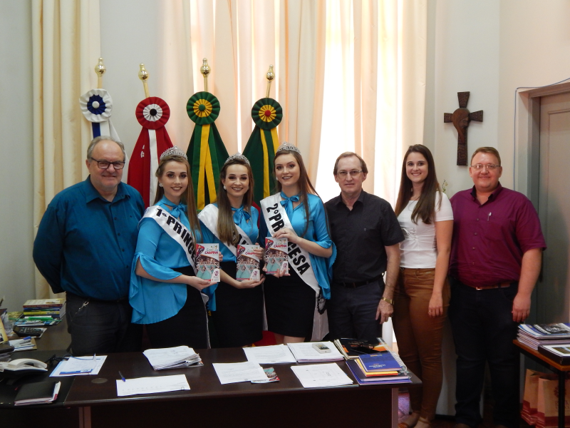 PREFEITO RECEBE A VISITA DA COMITIVA DA EXPOCAMPINA 2018