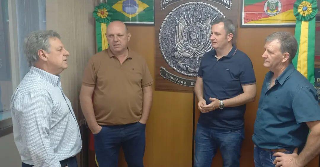 EXECUTIVO E LEGISLATIVO BUSCAM RECURSOS EM BRASÍLIA
