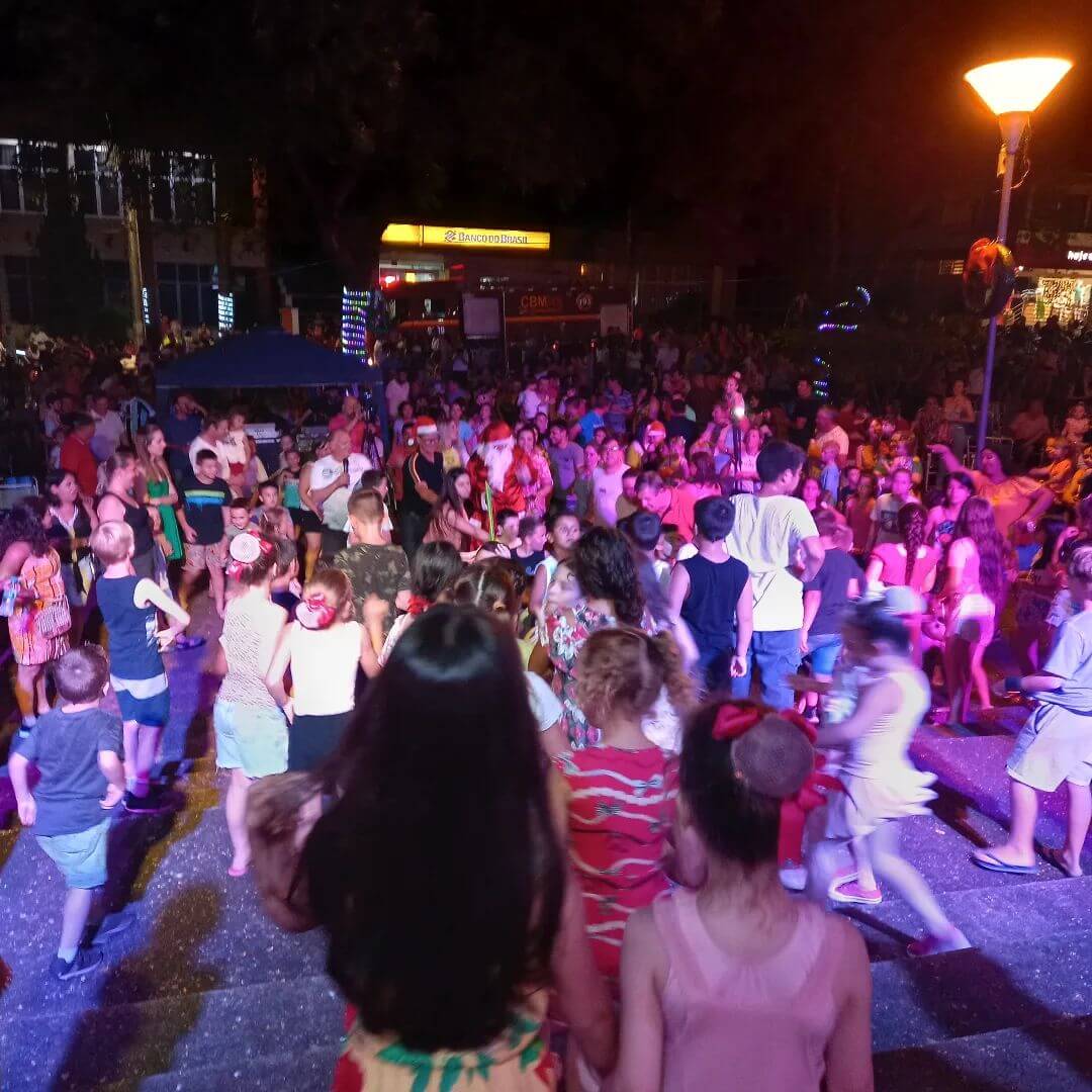 NOITE DO NATAL LUZ DOS ANJOS CHEIA DE EMOÇÃO E ALEGRIA