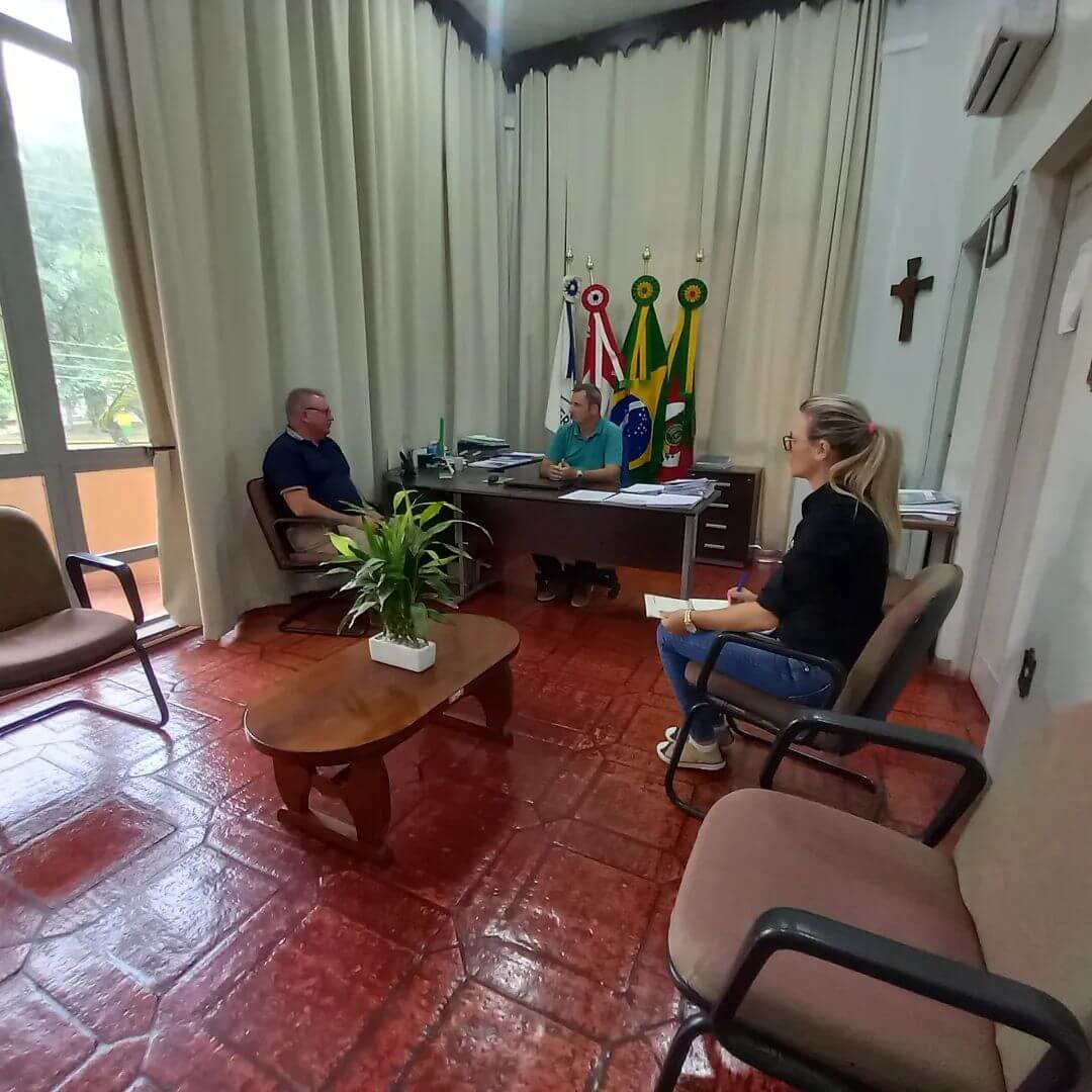 NOVAS OPORTUNIDADES PARA OS JOVENS ROQUEGONZALENSES EM REUNIÃO COM GERENTE DO CIEE