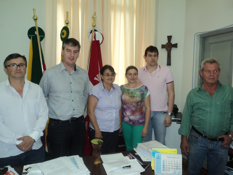 EXECUTIVO MUNICIPAL RECEBE EDUARDO LOUREIRO