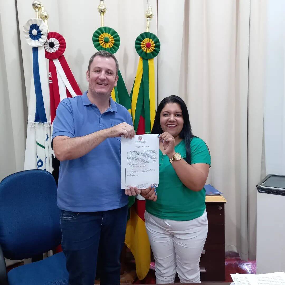  MUNICÍPIO NOMEIA DOIS NOVOS FUNCIONÁRIAS PARA A EDUCAÇÃO