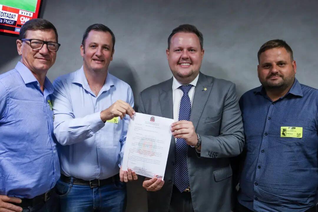 PREFEITO RETORNA DE BRASÍLIA COM RECURSOS ENCAMINHADOS PARA O MUNICÍPIO