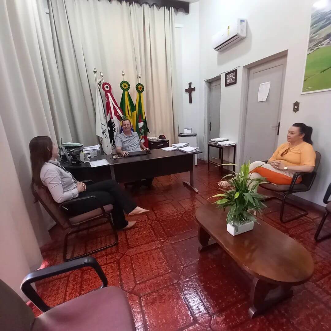 MUNICÍPIO ASSINA CONVÊNIO COM A CRESOL