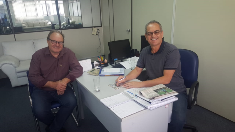 PREFEITO PARTICIPA DE REUNIÃO NA FAMURS