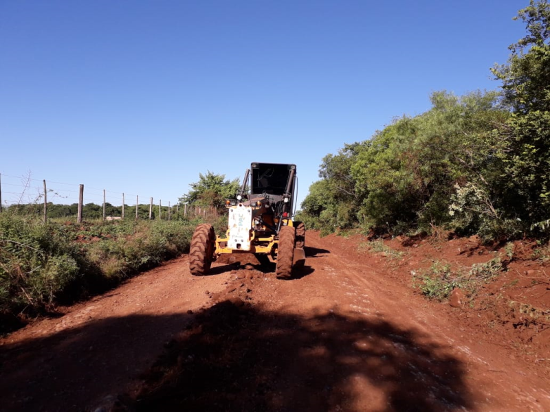 SECRETARIA DE OBRAS E SANEAMENTO REALIZA MELHORIAS NAS ESTRADAS DO INTERIOR