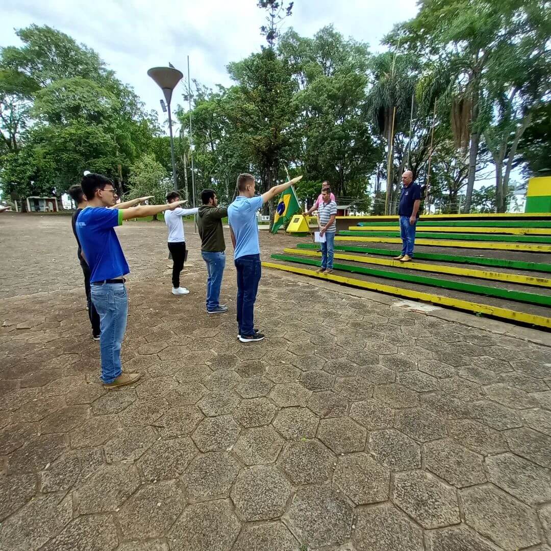 JUNTA MILITAR DE ROQUE GONZALES REALIZA ENTREGA DE CERTIFICADOS DE DISPENSA DE INCORPORAÇÃO