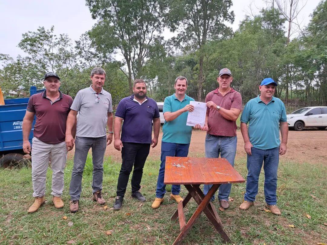 MUNICÍPIO FAZ ENTREGA DE EQUIPAMENTOS PARA COMUNIDADE DA LINHA ITAQUARARÉ