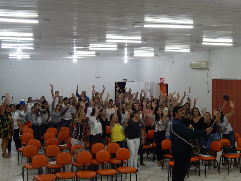 PALESTRA MOTIVACIONAL PARA PROFESSORES MARCOU A ABERTURA DO ANO LETIVO