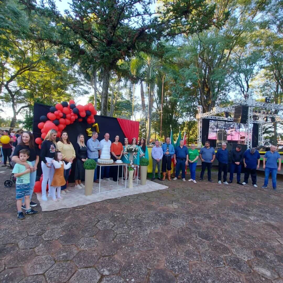 ROQUEGONZALENSES PARTICIPAM DA COMEMORAÇÃO AO ANIVERSÁRIO DO MUNICÍPIO