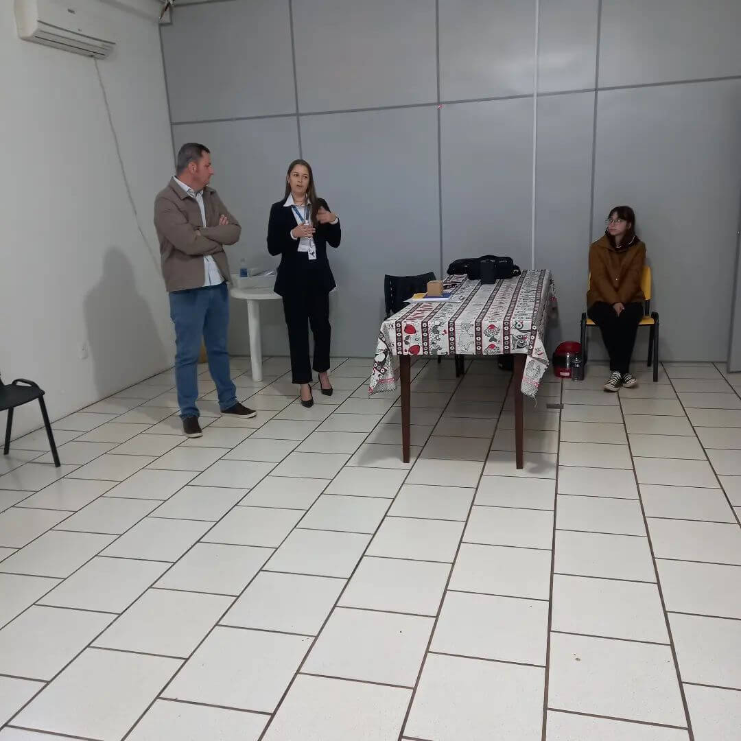  JOVENS ROQUEGONZALENSES FINALIZAM CURSO DO PRIMEIRO EMPREGO PROMOVIDO PELO SENAC