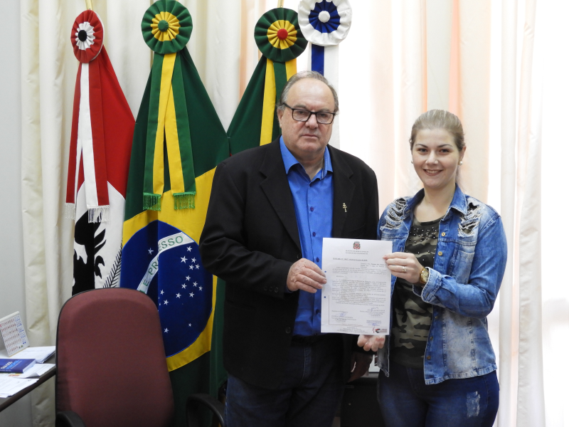 PREFEITO NOMEIA SERVIDORES APROVADOS NO CONCURSO